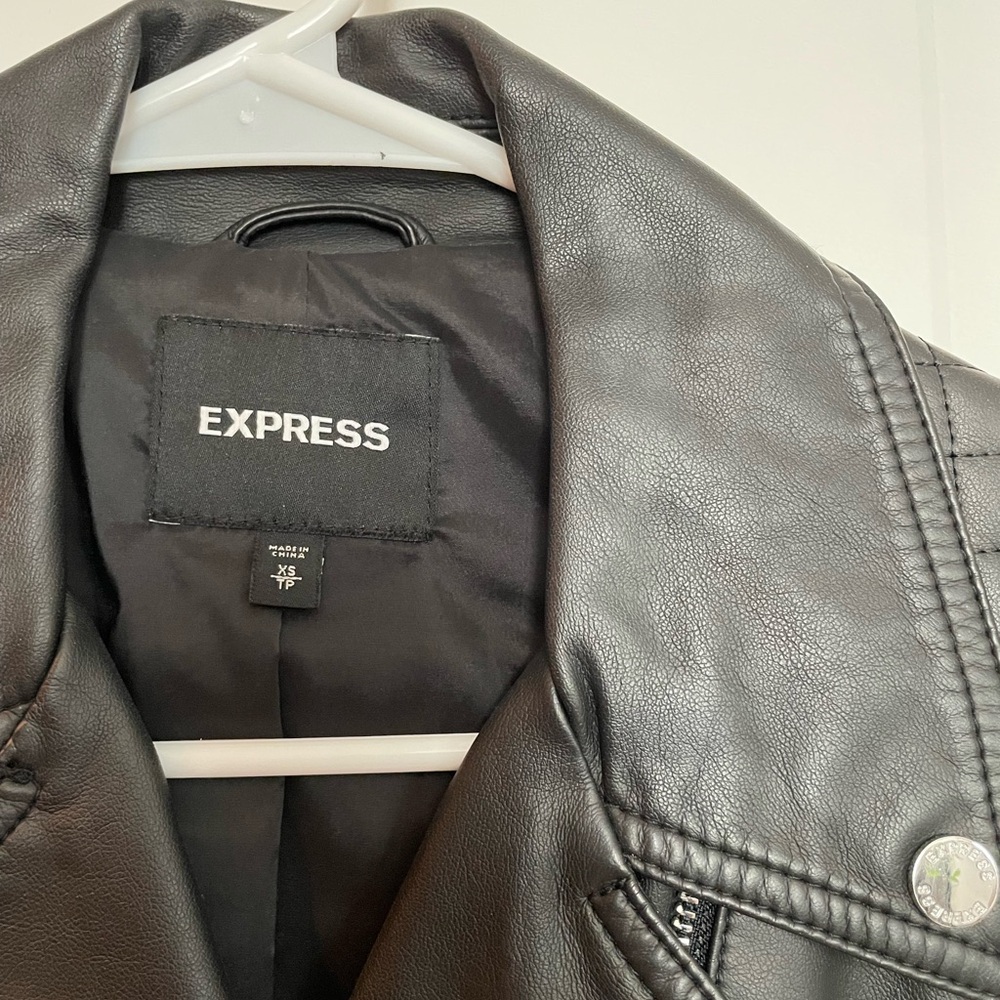 Express Motto Jacket - Picture 2 of 5